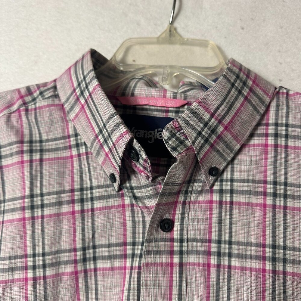 Wrangler Shirt Mens XL‎ Pink Plaid Button Down breast cancer awareness ribbon